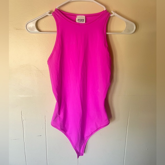 VS PINK THONG BODYSUIT - Picture 2 of 7